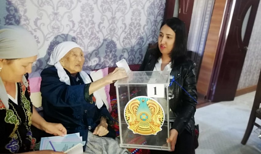 100-ЛЕТНЯЯ ЖИТЕЛЬНИЦА ШЫМКЕНТА СДЕЛАЛА СВОЙ ВЫБОР