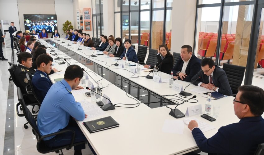Шымкент университетінде жастардың құқықтық сауаттылығын арттыру мәселелері талқыланды