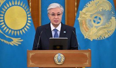 МЕМЛЕКЕТ БАСШЫСЫ ЭНЕРГЕТИКА САЛАСЫ ҚЫЗМЕТКЕРЛЕРІН КӘСІБИ МЕРЕКЕСІМЕН ҚҰТТЫҚТАДЫ