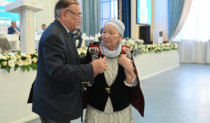 В ШЫМКЕНТЕ ОТМЕТИЛИ 80-ЛЕТИЕ МАРХАБАТ БАЙҒҰТ
