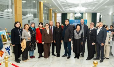 ШЫМКЕНТТЕ «ҚАРА ШАҢЫРАҚ»ҚОЛӨНЕР ЖӘНЕ ХАЛЫҚТЫҚ ӨНЕР КӨРМЕСІ ӨТТІ