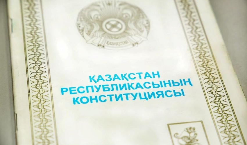 Это фактически новая Конституция – Серик Акылбай о проекте поправок Конституционной комиссии
