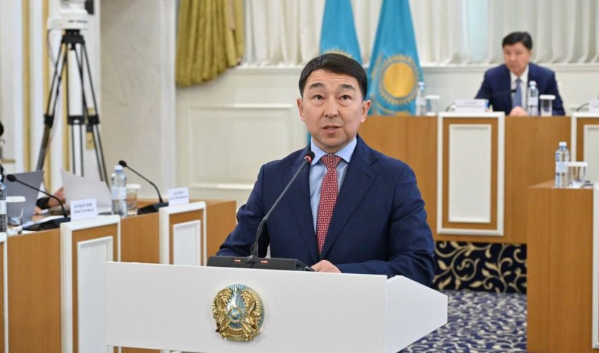 Конституциялық Сот төрағасының орынбасары Ата заң жобасына ұсынылған жаңа маңызды толықтырулармен таныстырды