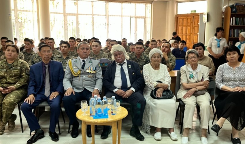 ШЫМКЕНТ: «ЕР ЕСІМІ ЕЛ ЕСІНДЕ» ПАТРИОТТЫҚ КЕШІ ӨТТІ