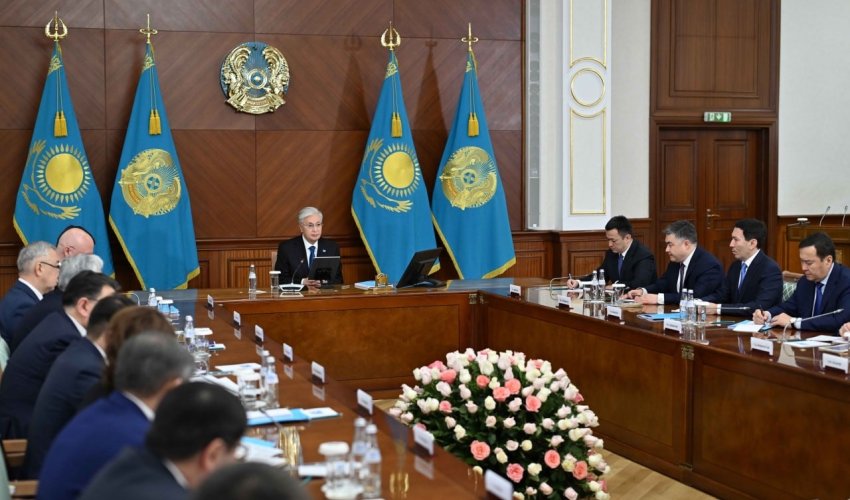 АЙМАҚТАРДЫ ТЕҢ ДАМЫТУ ЖӘНЕ ЦИФРЛЫҚ МЕМЛЕКЕТ: ПРЕЗИДЕНТ ҮКІМЕТКЕ ЖАҢА БАСЫМДЫҚТАРДЫ АЙҚЫНДАДЫ