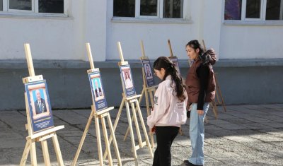 В КЕНТАУ В ДЕНЬ РЕФЕРЕНДУМА ПРОШЛА ФОТОВЫСТАВКА "ГОРДОСТЬ ГОРОДА"
