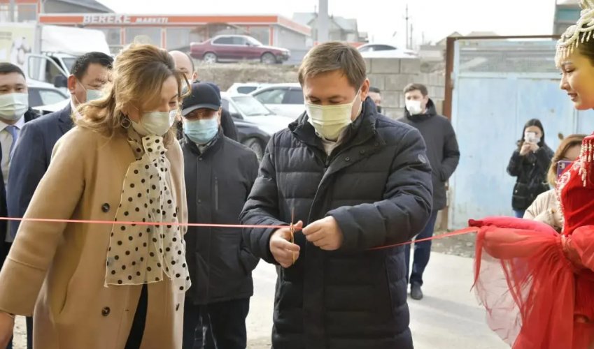 ШЫМКЕНТ:ДЕЛДАЛСЫЗ ӨНДІРУШІЛЕРДІҢ ӨНІМДЕРІ ТІКЕЛЕЙ ТҰТЫНУШЫҒА ЖЕТКІЗІЛЕТІН САУДА ОРТАЛЫҒЫ АШЫЛДЫ