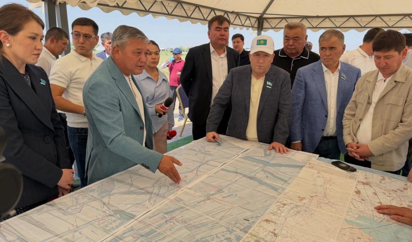 Уақытша депутаттық комиссия «Дарбаза – Мақтаарал» теміржол желісінің құрылысымен танысты