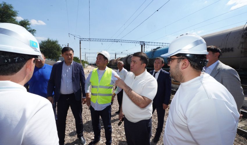 САРЫАҒАШТАҒЫ ТЕМІРЖОЛ ВОКЗАЛЫ ЖАҢА КЕЙІПКЕ ЕНЕДІ