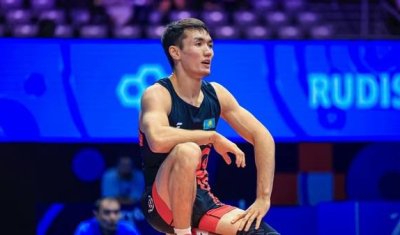 Мерей Мәулітқанов әлем чемпионатын сенімді жеңіспен бастады