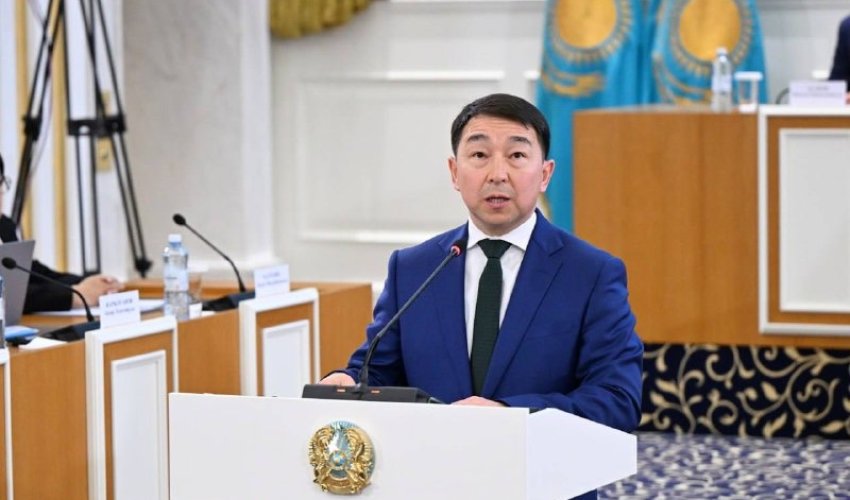 КЕЛІП ТҮСКЕН ҰСЫНЫСТАР ЕСКЕРІЛІП, ЖАҢА КОНСТИТУЦИЯ ЖОБАСЫНА ҚОСЫМША НОРМАЛАР ЕНГІЗІЛДІ