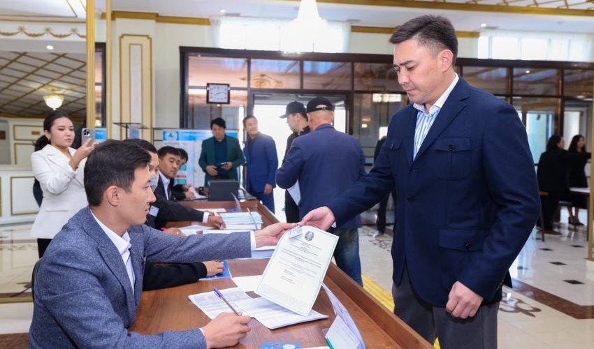 АКИМ ШЫМКЕНТА ПРОГОЛОСОВАЛ НА РЕФЕРЕНДУМЕ ПО АЭС