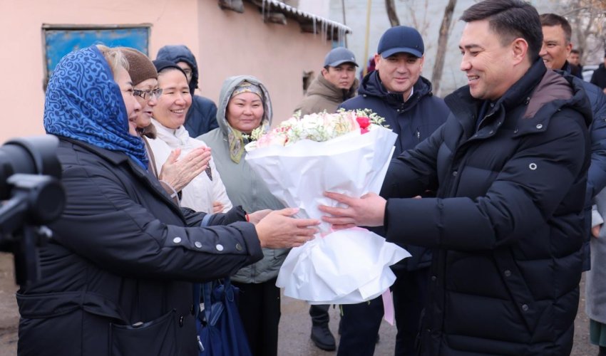 КӨКСАЙ: ЕСКІ ҮЙЛЕРДЕГІ ОТБАСЫЛАР ҚОНЫС АУДАРДЫ