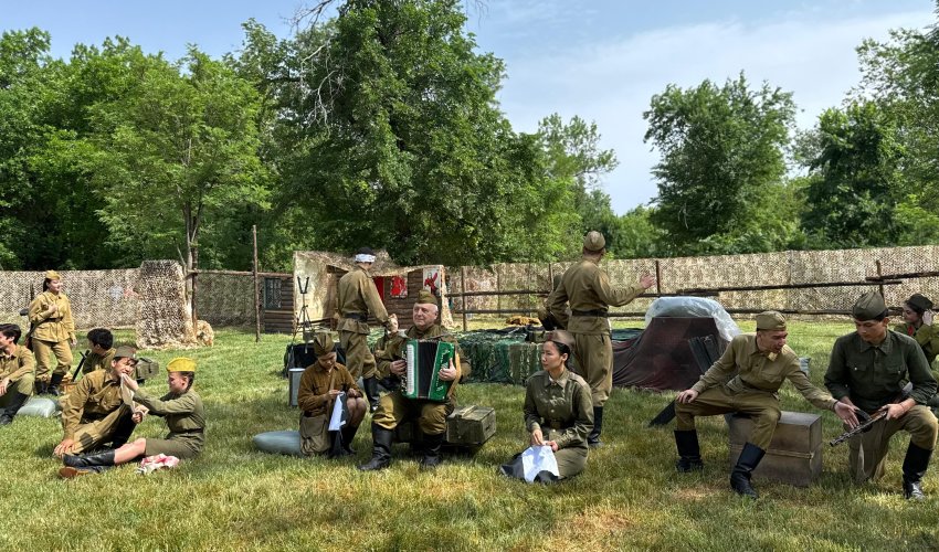 Шымкент: Театрализованные постановки и фронтовая каша в честь 80-летия Победы