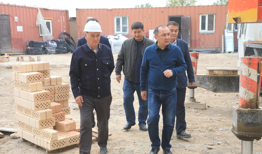 САРЫАҒАШ АУДАНЫНДА ЖОНАРЫҚ ЕЛДІ МЕКЕНІНДЕ МӘДЕНИЕТ ҮЙІ МЕН КІТАПХАНА ҚҰРЫЛЫСЫ ҚАРҚЫНДЫ ЖҮРГІЗІЛУДЕ