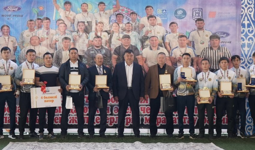 ӘЛЕМ ЧЕМПИОНДАРЫНА ҚҰРМЕТ КӨРСЕТІЛДІ