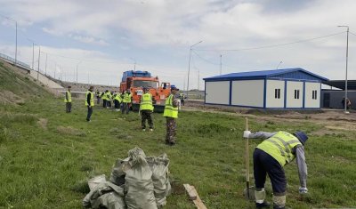 «Таза Қазақстан» акциясы аясында жол қызметтері республикалық маңызы бар автомобиль жолдарын көгалдандыру және абаттандыру жұмыстарын жалғастыруда