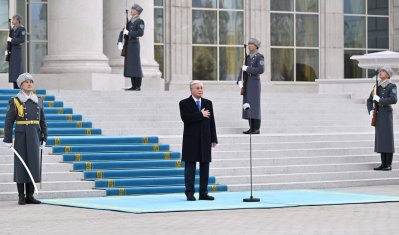 Президент Мемлекеттік ту көтеру рәсіміне қатысты