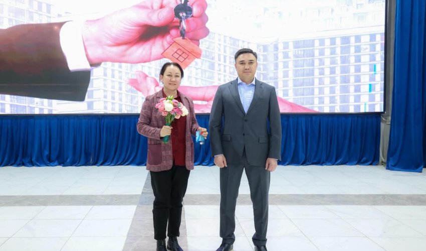 Шымкентте әлеуметтік санаттағы азаматтарға жаңа пәтерлердің кілті табысталды