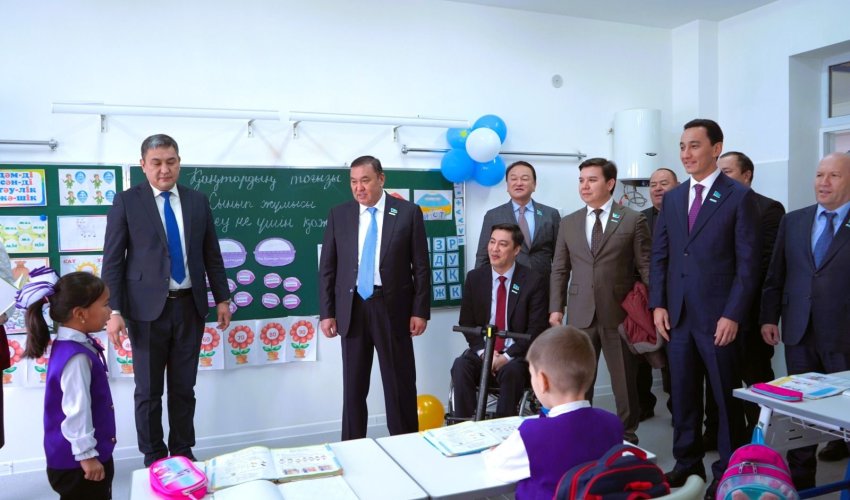 Экспортқа бағдарланған өндіріс: Мәжіліс депутаттары Түркістан облысындағы ірі кәсіпорынға барды