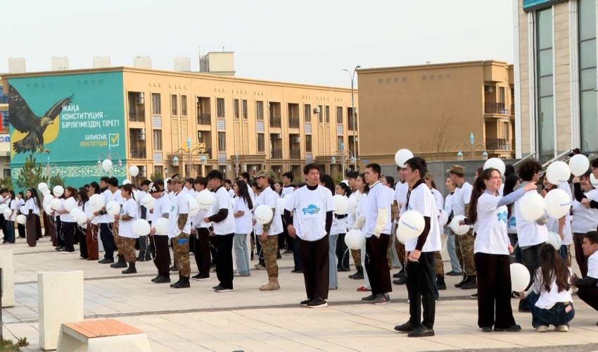 В ТУРКЕСТАНЕ НАРИСОВАЛИ МУРАЛ В ПОДДЕРЖКУ КОНСТИТУЦИОННОЙ РЕФОРМЫ