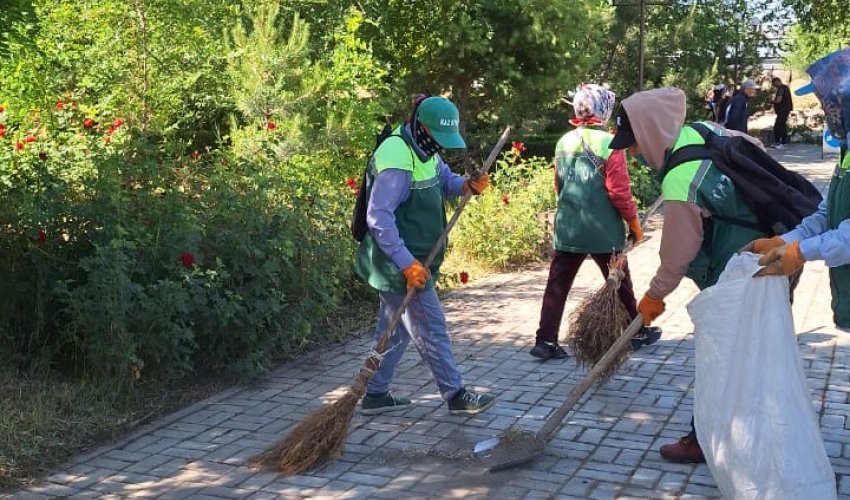 «ТАЗА ҚАЗАҚСТАН»: АБАЙ АУДАНЫНДА ТАЗАЛЫҚ ЖҰМЫСТАРЫ ӨТКІЗІЛДІ