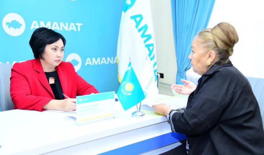 ШЫМКЕНТТЕ «AMANAT» ПАРТИЯСЫ АЗАМАТТАРДЫ ЖЕКЕ ҚАБЫЛДАП, ОЛАРДЫҢ МӘСЕЛЕЛЕРІН ШЕШУГЕ КӨМЕКТЕСТІ