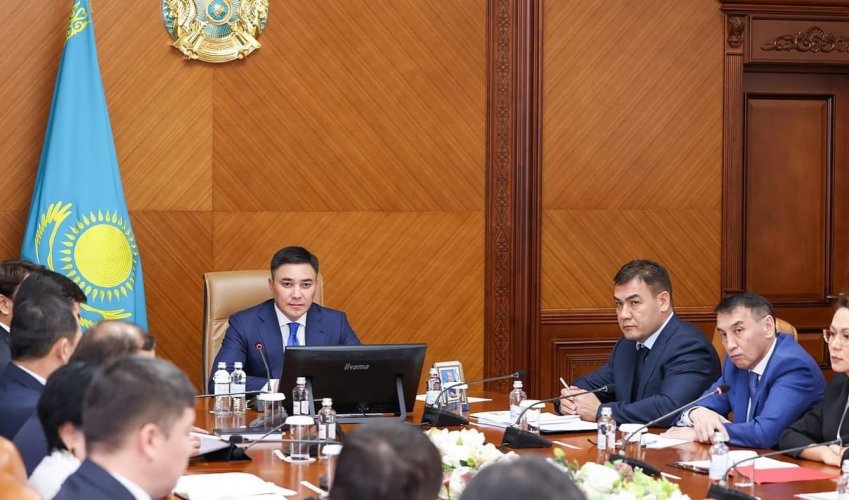 ШЫМКЕНТТЕ ҚАЛА ӘКІМІНІҢ ҚАТЫСУЫМЕН ӨТКЕН АППАРАТТЫҚ МӘЖІЛІСТЕ ӨЗЕКТІ МӘСЕЛЕЛЕР ҚАРАЛДЫ