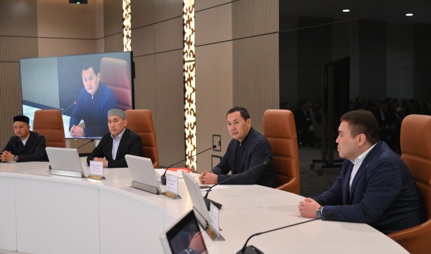 Иман мен бірлік: дін өкілдеріне Конституциялық өзгерістер кеңінен түсіндірілді