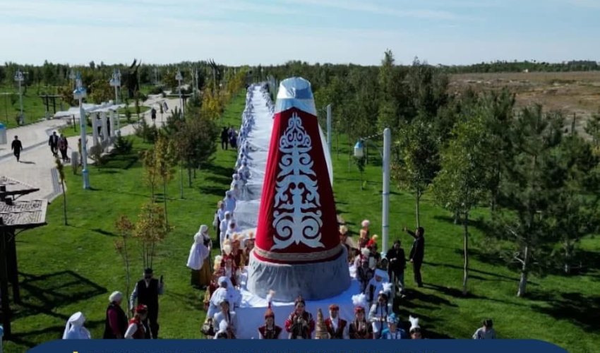 СШИТОЕ В ТУРКЕСТАНЕ САУКЕЛЕ ВОШЛА В КНИГУ РЕКОРДОВ КАЗАХСТАНА