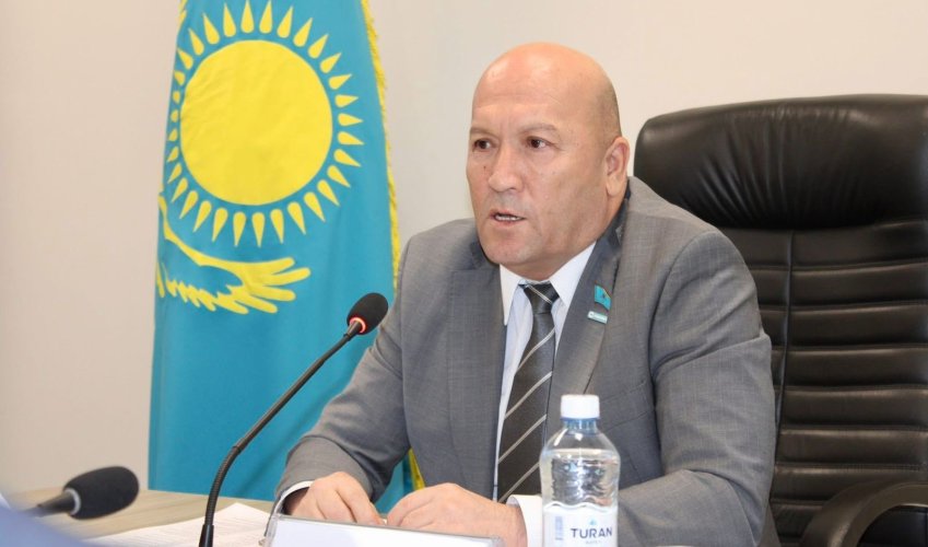Түркістан облыстық мәслихатының төрағасы Нұралы Әбішов аудандық және қалалық мәслихат төрағаларымен кездесті