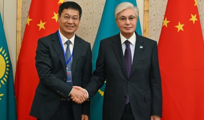 Мемлекет басшысы Xiaomi корпорациясының президенті Лу Вэйбинмен кездесті