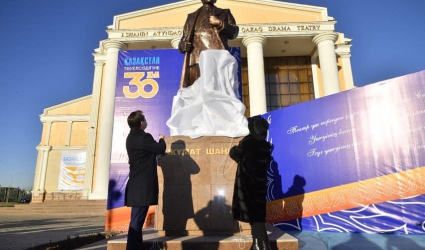 ШЫМКЕНТТЕ ЖҰМАТ ШАНИНГЕ ЕСКЕРТКІШ АШЫЛДЫ