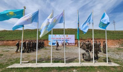 Полевые сборы в Шымкенте: школьники осваивают основы военной подготовки