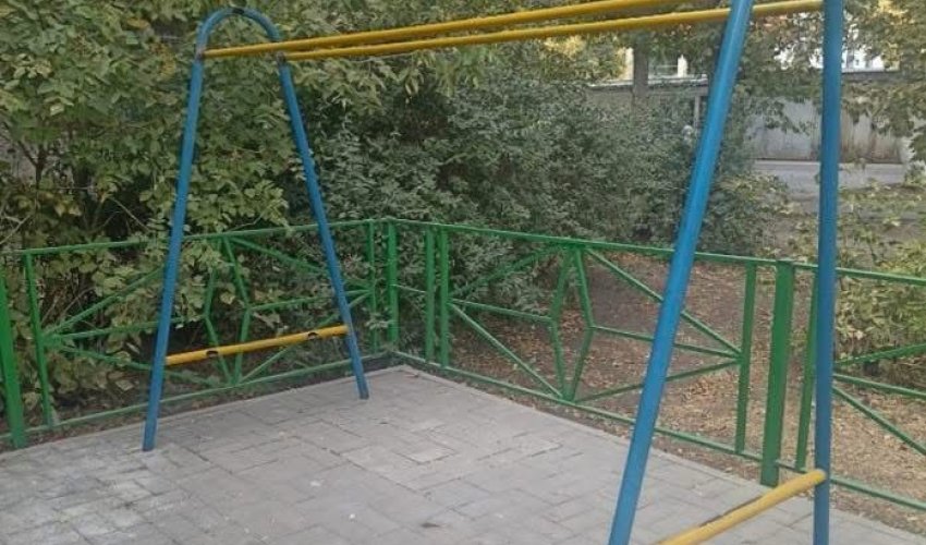 В ТУРАНСКОМ РАЙОНЕ ПРИСЛУШАЛИСЬ К МНЕНИЮ ЖИТЕЛЕЙ: ИГРОВАЯ ПЛОЩАДКА ВОССТАНОВЛЕНА