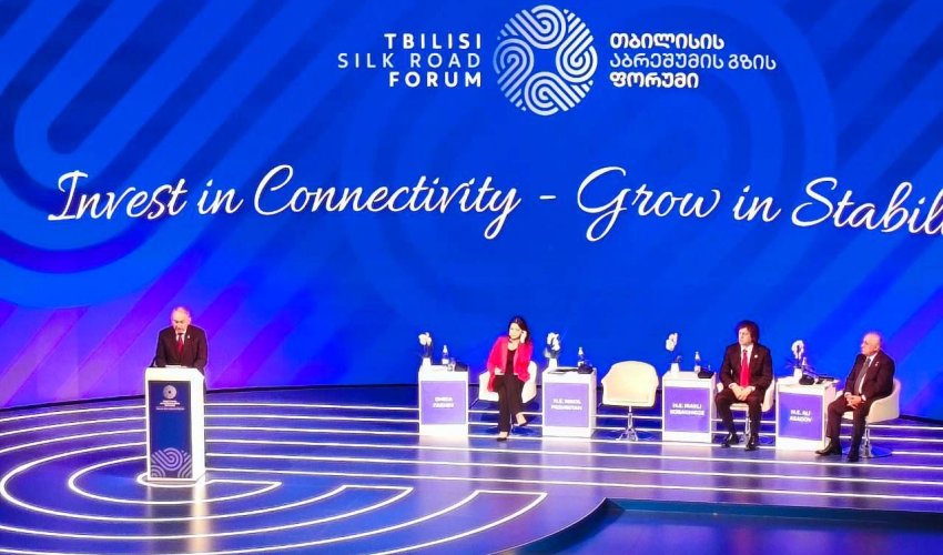 Армения Премьер-министрі транзиттің құлпын ашуға көмектескені үшін Қазақстан Президентіне алғысын білдірді
