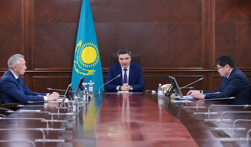 Олжас Бектенов кәсіпкерлерді екі апта ішінде салық сомасын әділетті түрде төлеуге шақырды