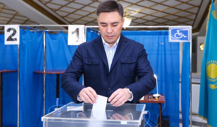 ШЫМКЕНТ ӘКІМІ АЭС БОЙЫНША РЕФЕРЕНДУМДА ДАУЫС БЕРДІ